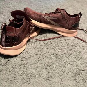 Women’s Brooks Levitate 4.0 Running Shoe- size 9